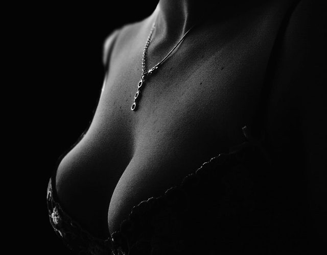 Sex worker uses chloroform to drug men as they suck her breasts