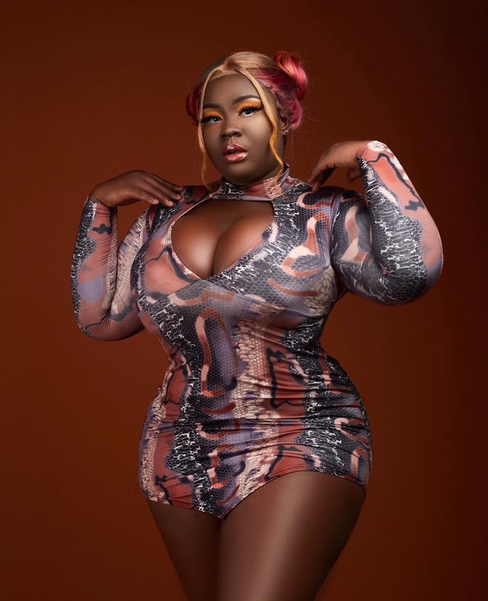 Voluptuous Ghanaian actress - Maame Serwaa - causes a stir online with her sexy body. (Twitter)