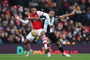 UGsh100,000 or fuck of your lifetime? Arsenal female fan get fucked after betting on Arsenal to win only to lose. (coming home newcastle)