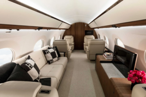 The living room inside a Gulfstream G650ER like the one used by Musk. (business Insider Africa)