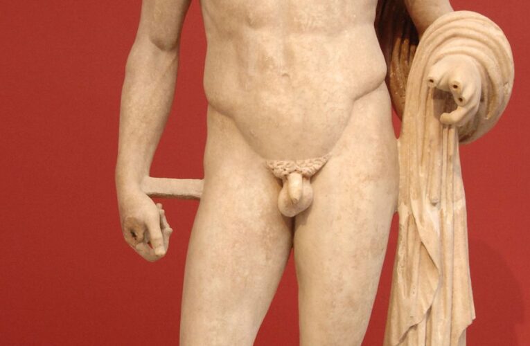 WTF! Scientist now warn Men’s penises are becoming smaller and smaller