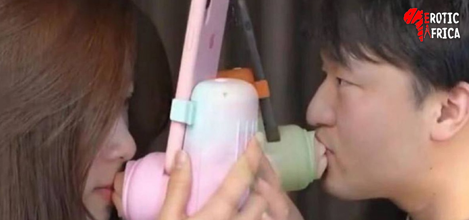 Kissing device