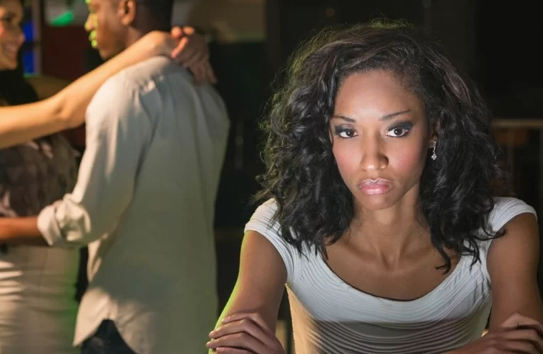 10 Signs You Are His Backup Plan