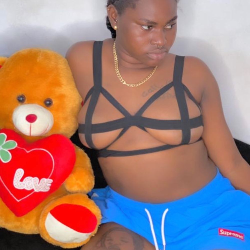 Mandy Kiss in ashawo dressing