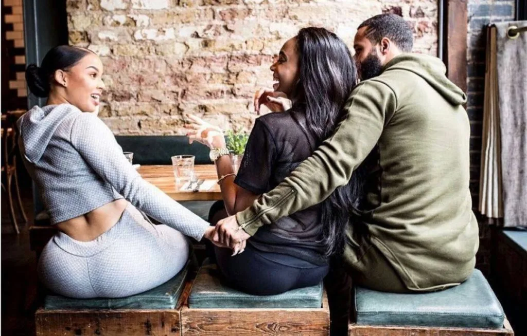 side chicks