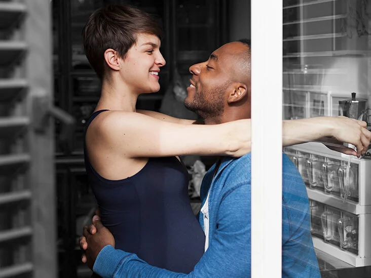How to Spot a Man Who Loves Older Women: 9 Signs and Traits You Need to Know 3