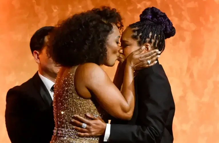 (WATCH)Angela Bassett’s Viral Kiss With Regina King Pisses Homophobics On Social Media
