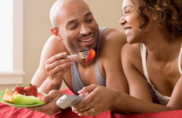 8 Foods That Couples Should Carry To Bed