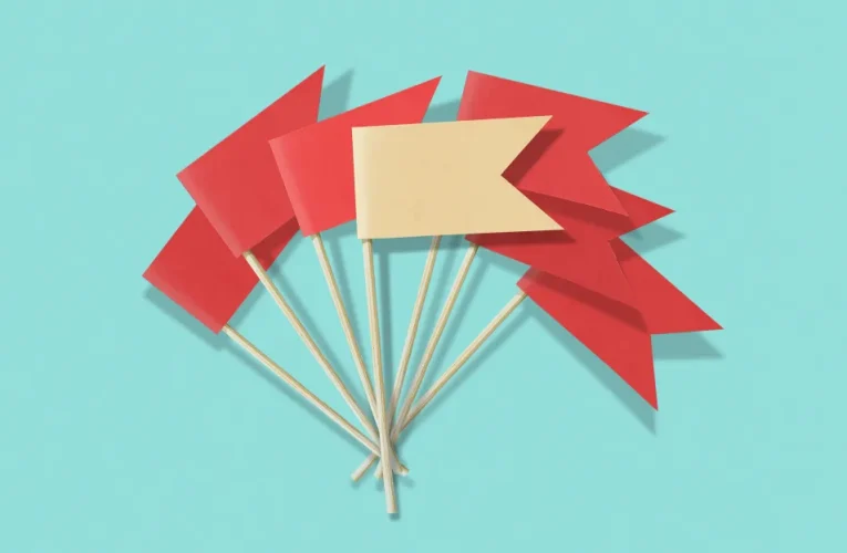 What’s a Beige Flag? Tiktok’s New Dating Trend Explained