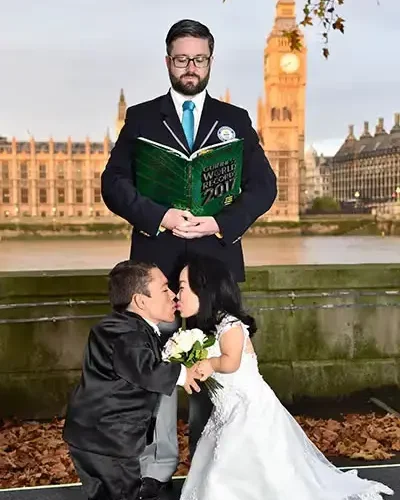 How The Shortest Couple In The World Met Online And Got Hitched